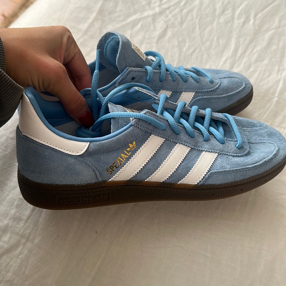 Adidas spezial. MENS size 8/12 . Supposed to fit women’s 9.5